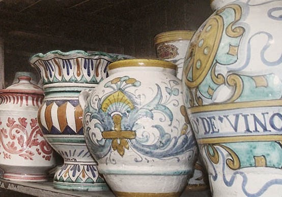 Come viene realizzato un vaso in ceramica